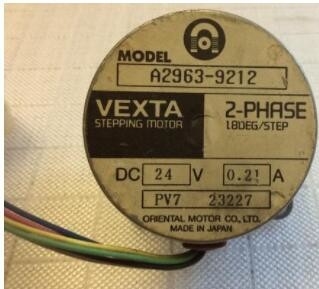 Çin Noritsu MINILAB Yedek Parça MOTOR ORYANTAL ADIM MOTOR KOMPLE W400693 W400693 01 Tedarikçi