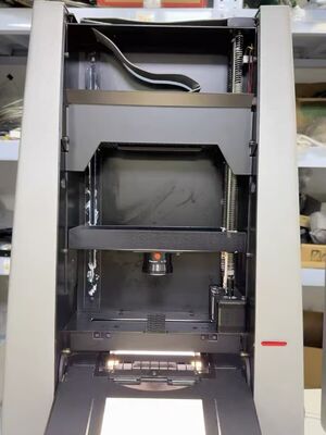 Hasselblad Flextight X5 Sanal Davul Tarayıcısı. Yüksek çözünürlüklü profesyonel film ve slayt tarayıcısı 35mm, orta format, 4x5. 8000 DPI optik, 14 bit renk derinliği. Tedarikçi